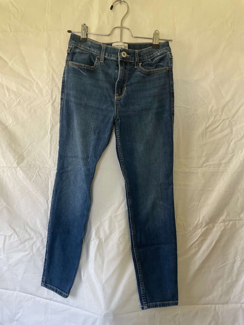 Classic Women's Skinny Jeans in Dark Blue